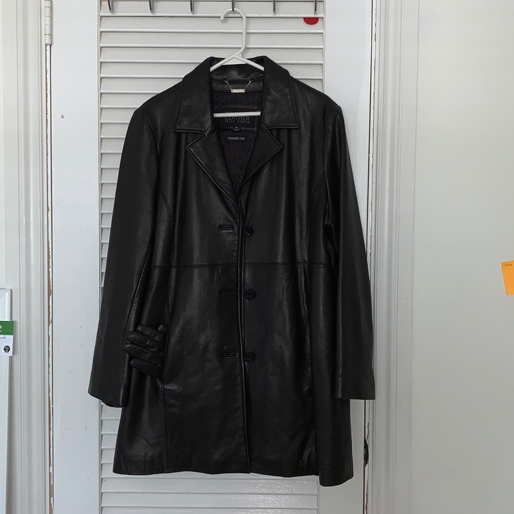 Men’s leather matching coat and gloves set